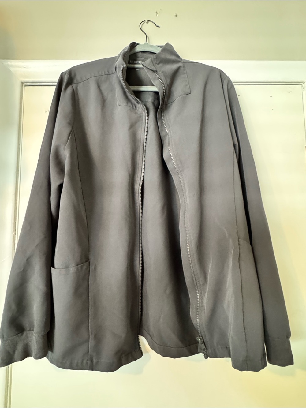 Women's  Gray Zip-Front Scrub Jacket